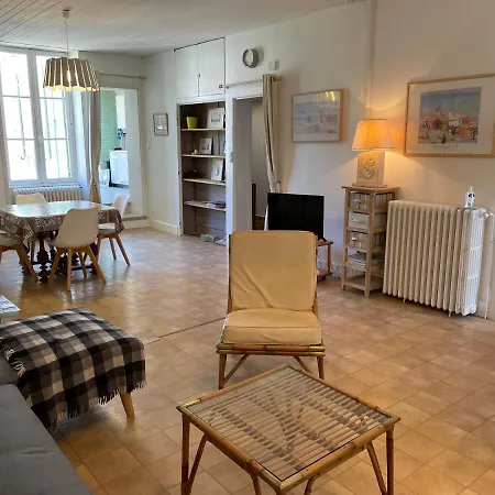 Maison Centre-ville Avec Cour Privee, A Pied Ferienhaus *